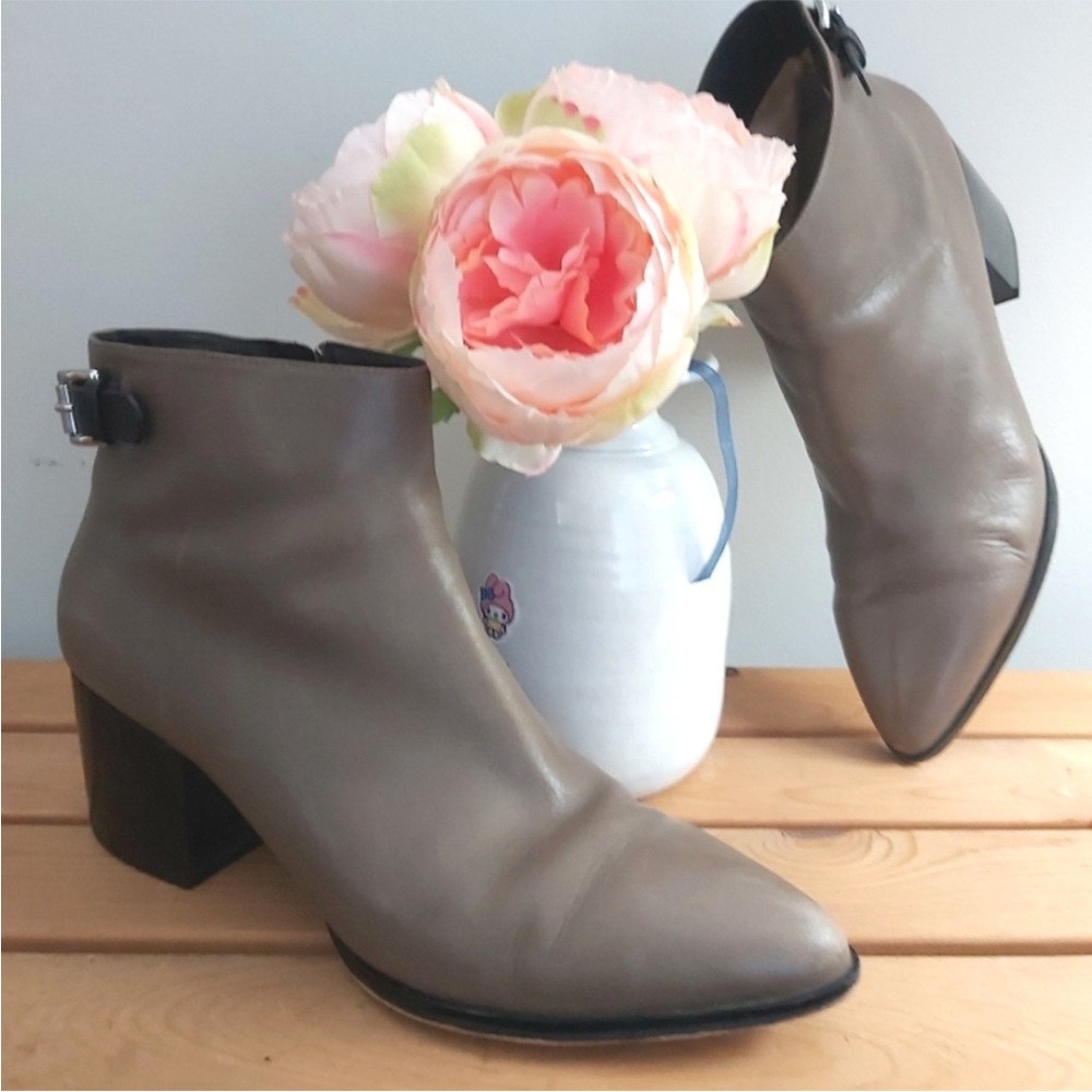 Michael Kors boots taupe tan Heeled ankle 2.5" heels